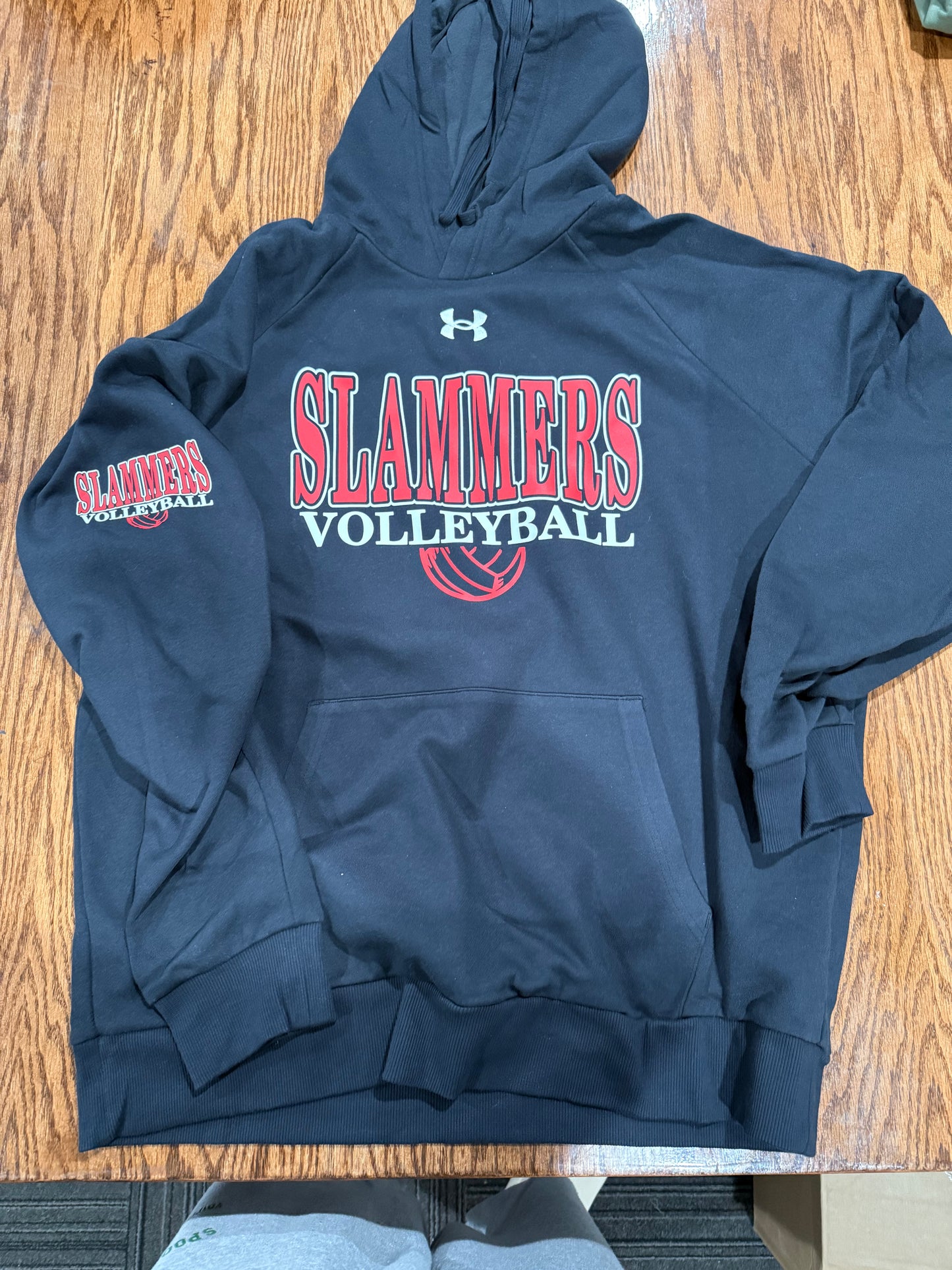 UNDER ARMOR SWEATSHIRT